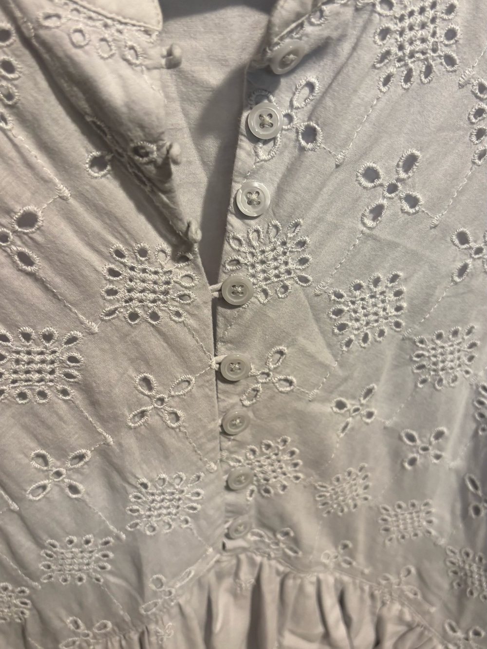 White Eyelet women’s Dress with Puff Sleeves - Picture 4 of 8